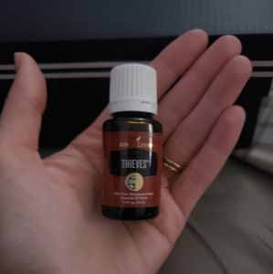 15 ML Young Living Thieves Oil